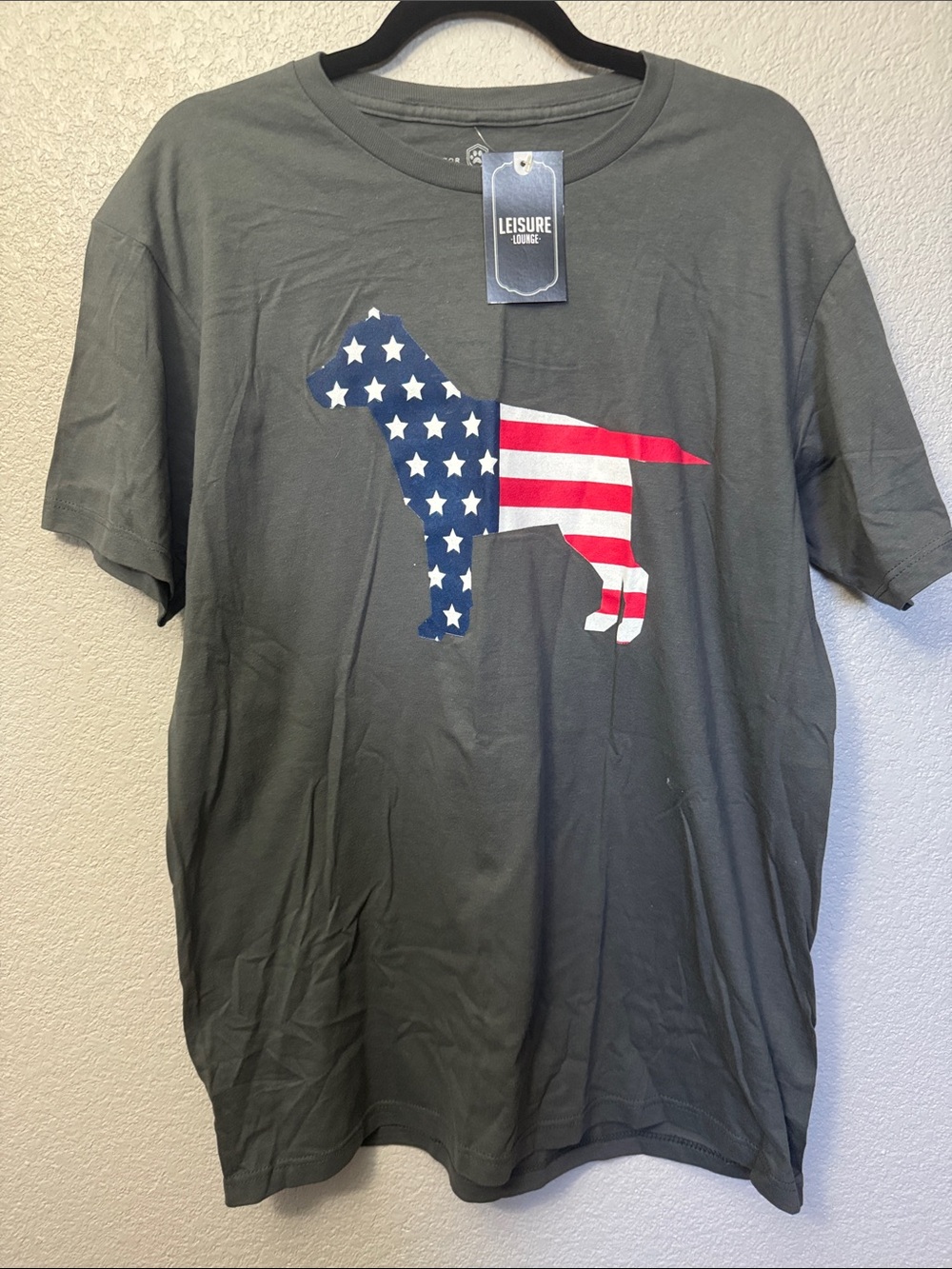 Leisure Lounge Men's Olive Short-Sleeve Graphic T-Shirt - American Flag Dog